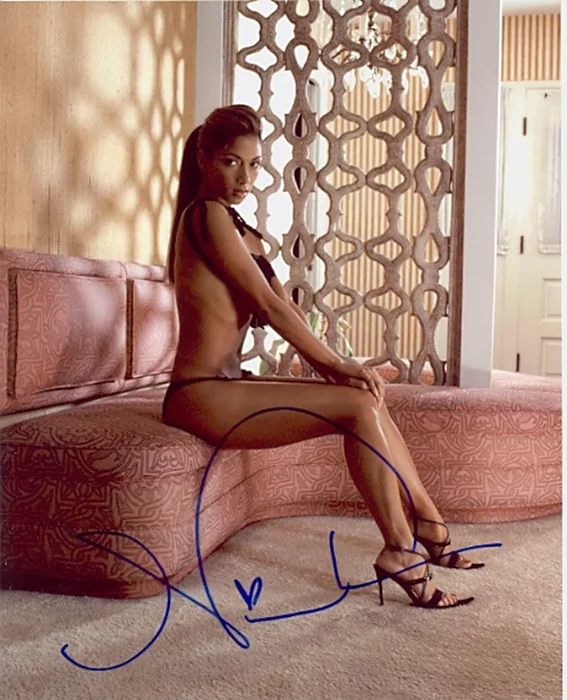 Nicole Scherzinger autograph
