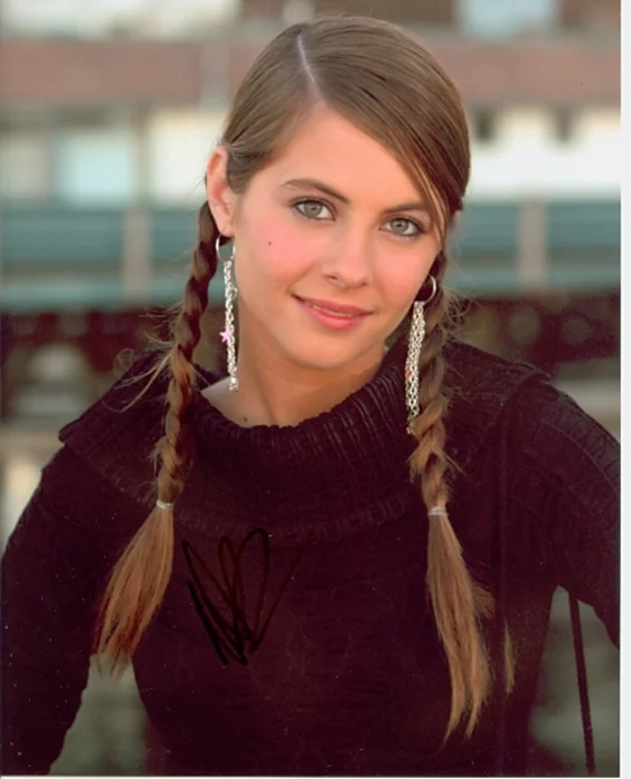 Willa Holland autograph