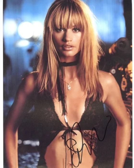 Cameron Richardson autograph