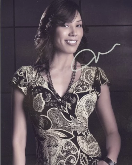 Michaela Conlin autograph