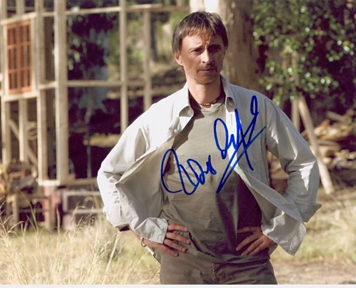 Robert Carlyle autograph