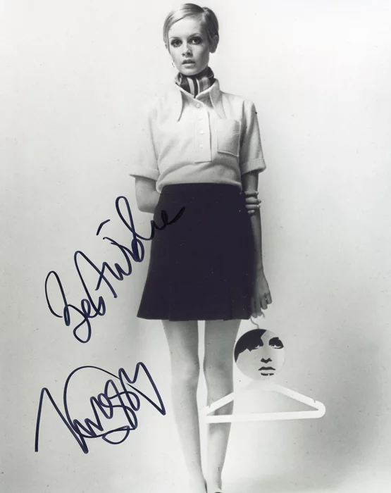 Twiggy Lawson autograph