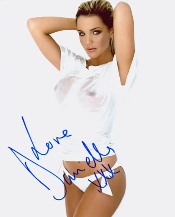 Danielle Lloyd autograph