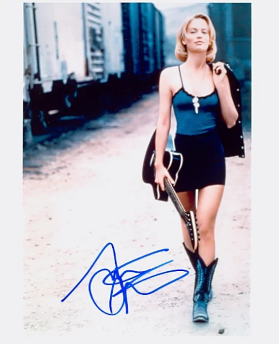 Samantha Mathis autograph