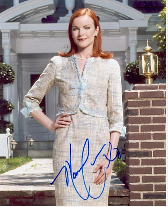 Marcia Cross autograph