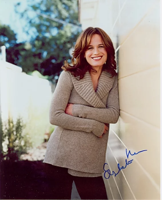 Elizabeth Reaser autograph