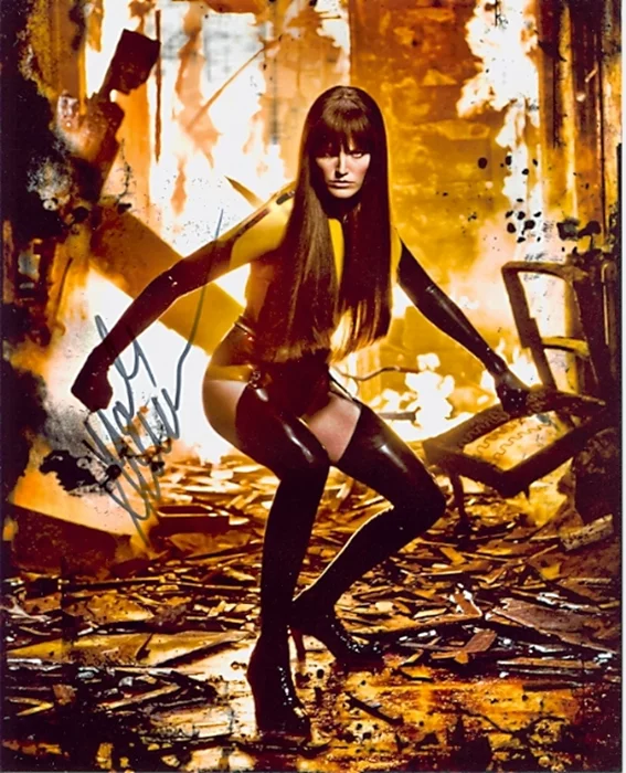Malin Akerman autograph
