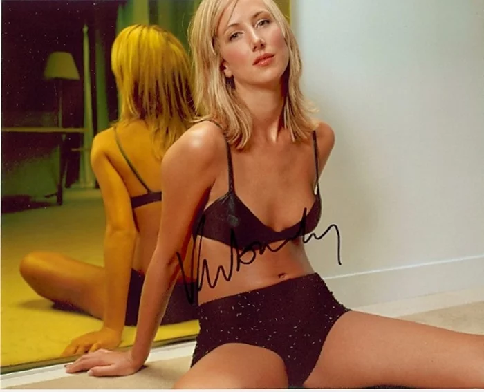 Lady Victoria Hervey autograph