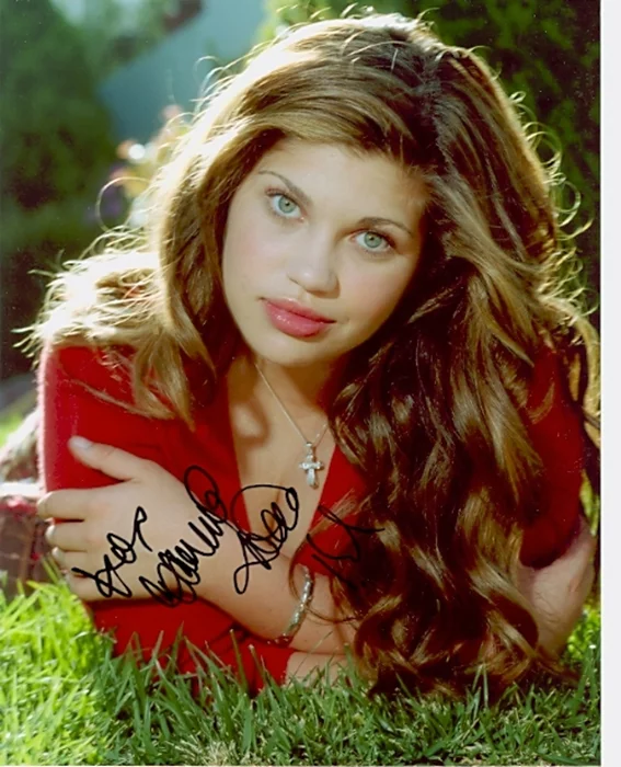 Danielle Fishel autograph