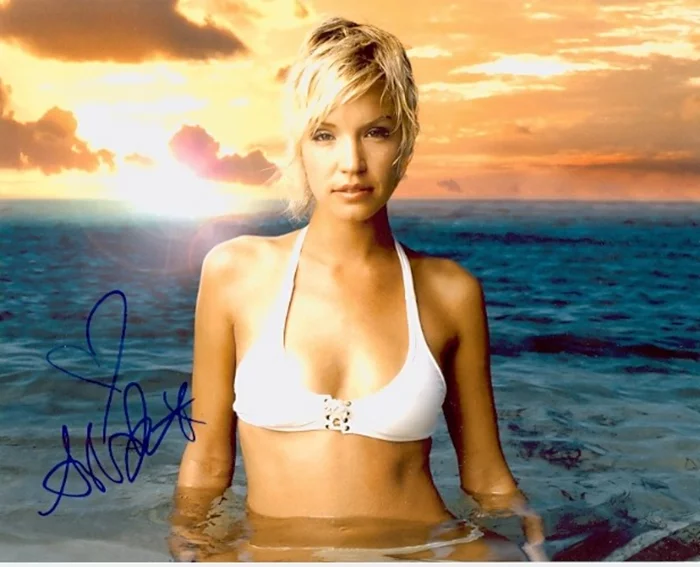 Ashley Scott autograph