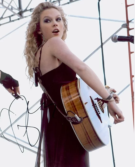 Taylor Swift autograph