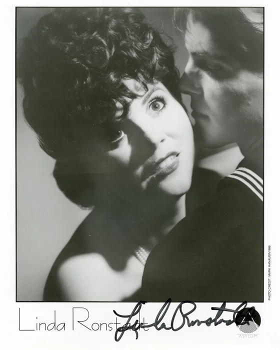 Linda Ronstadt autograph