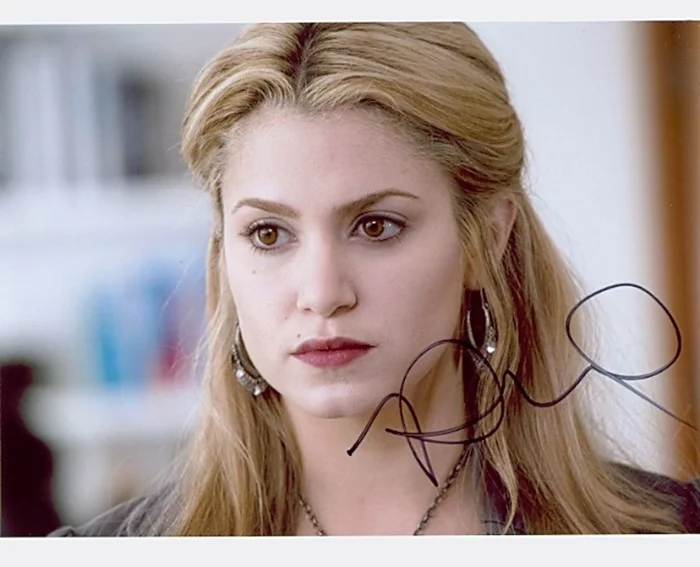 Nikki Reed autograph
