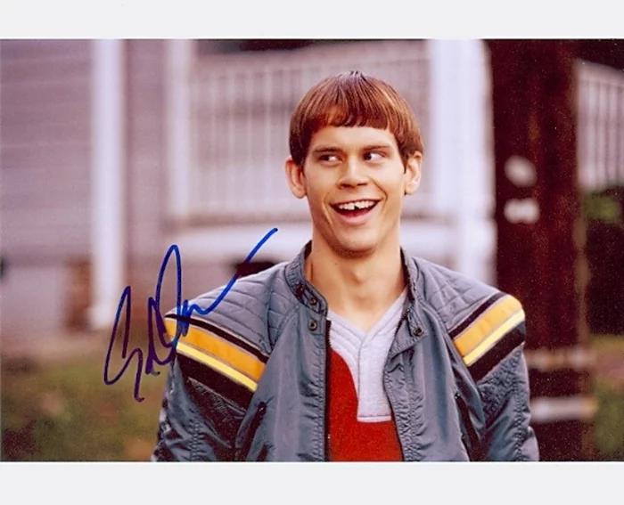 Eric Christian Olsen autograph
