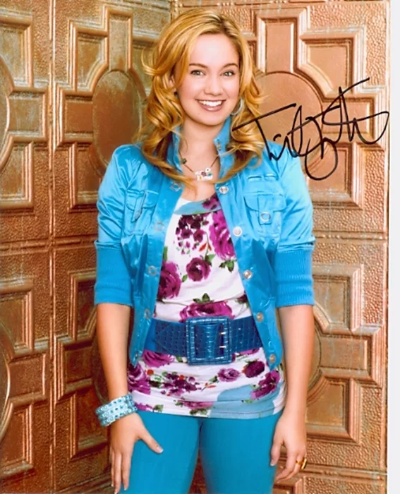 Tiffany Thornton autograph