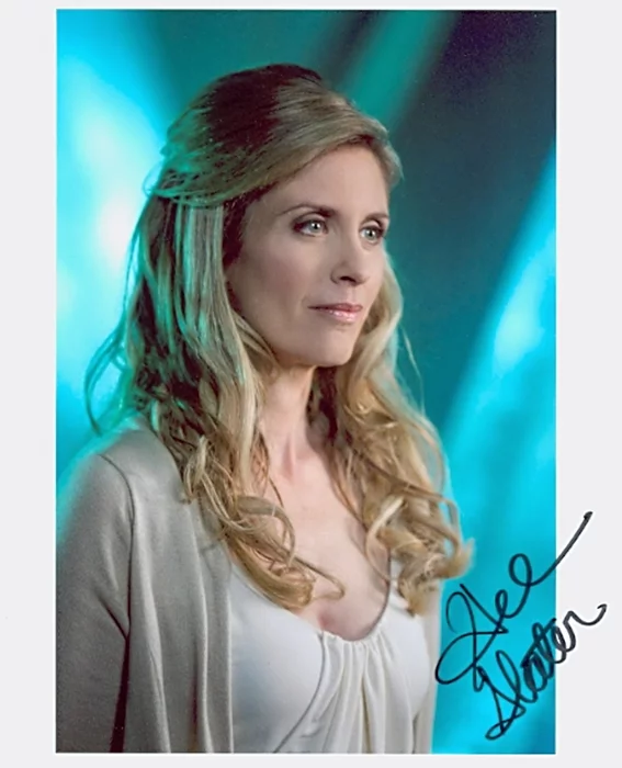 Helen Slater autograph