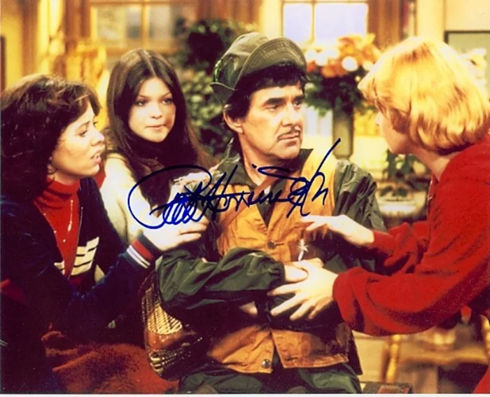 Pat Harrington autograph