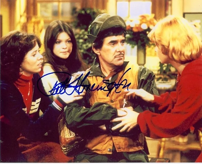 Pat Harrington autograph