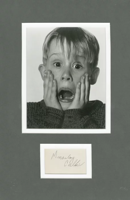 Macaulay Culkin autograph