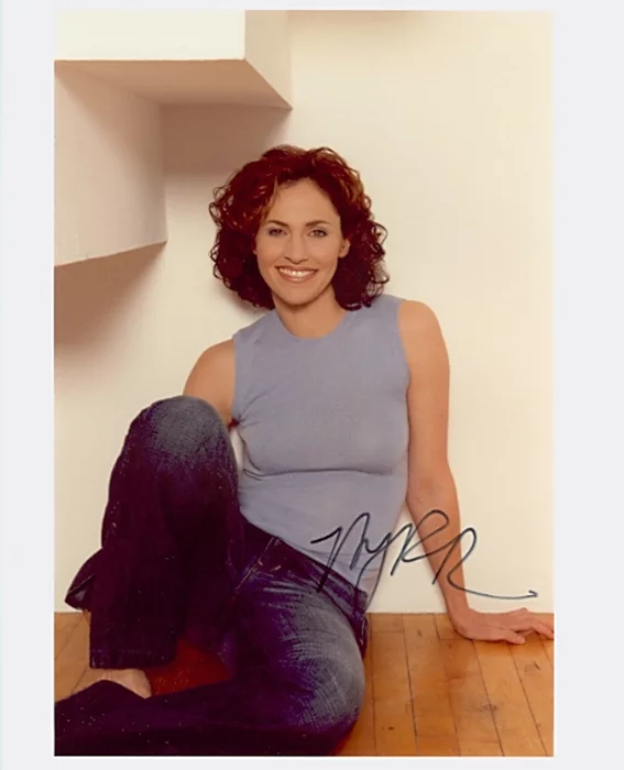 Amy Brenneman autograph