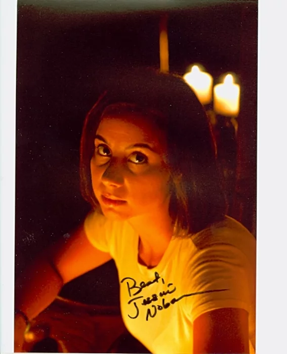 Jessica Noboa autograph
