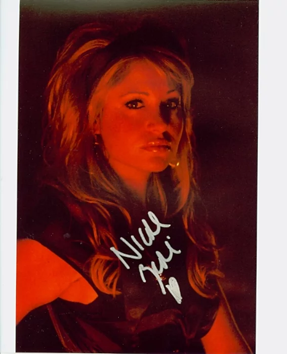 Nicole Zeoli autograph