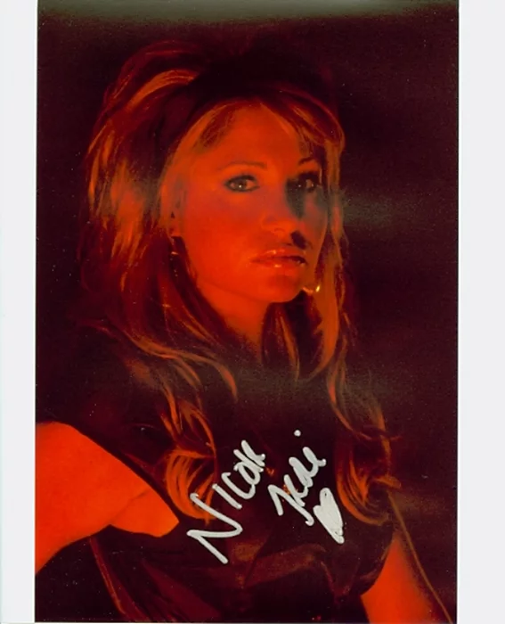 Nicole Zeoli autograph