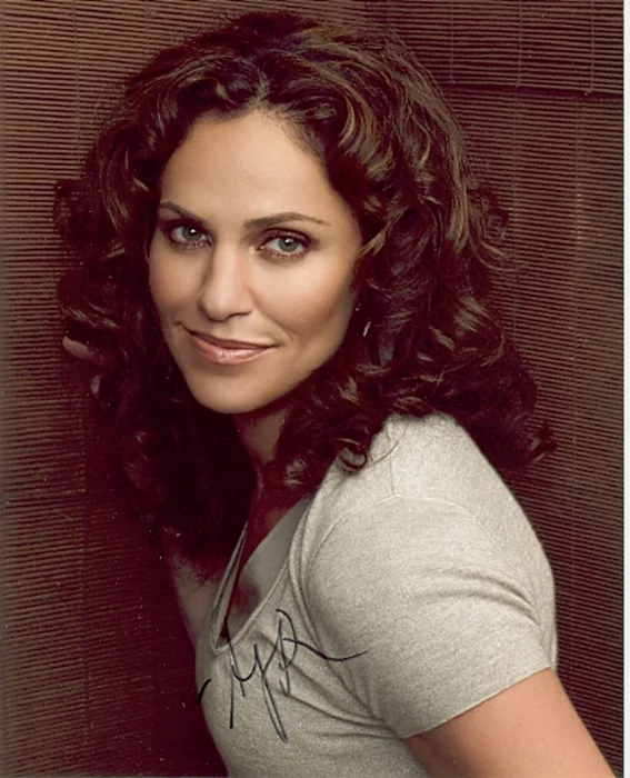 Amy Brenneman autograph