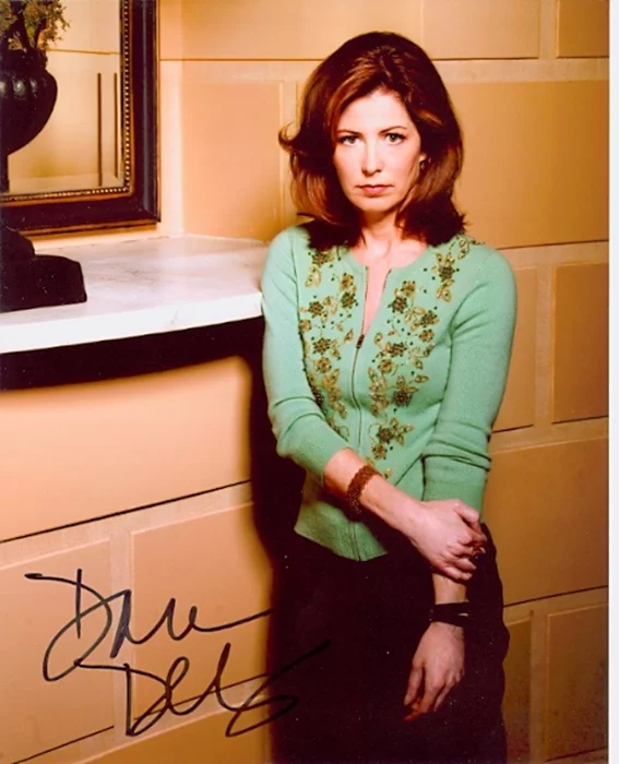 Dana Delany autograph