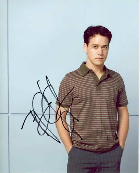 T.R. Knight autograph