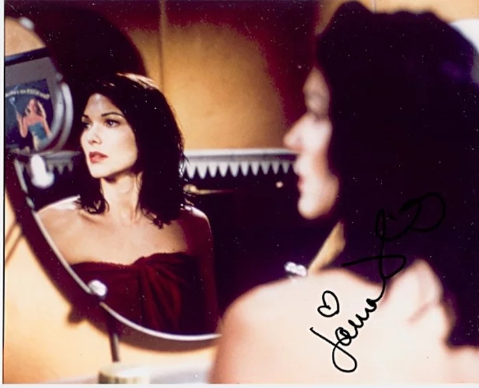 Laura Harring autograph