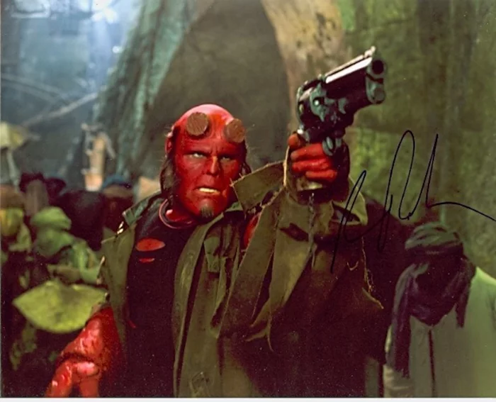 Ron Perlman autograph