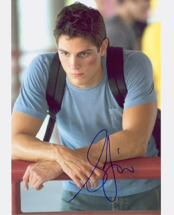 Sean Faris autograph