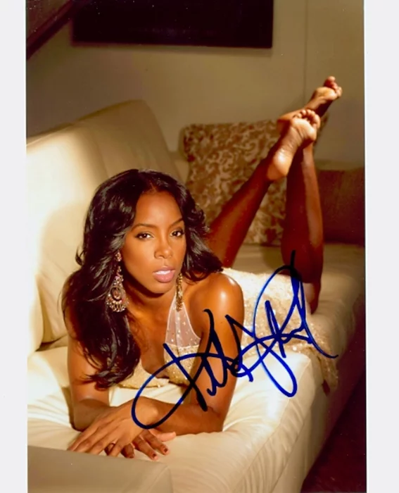 Kelly Rowland autograph