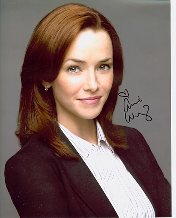 Annie Wersching autograph