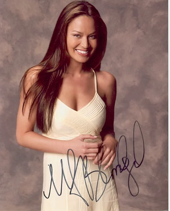 Moon Bloodgood autograph