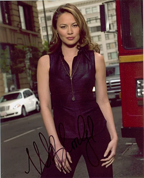 Moon Bloodgood autograph