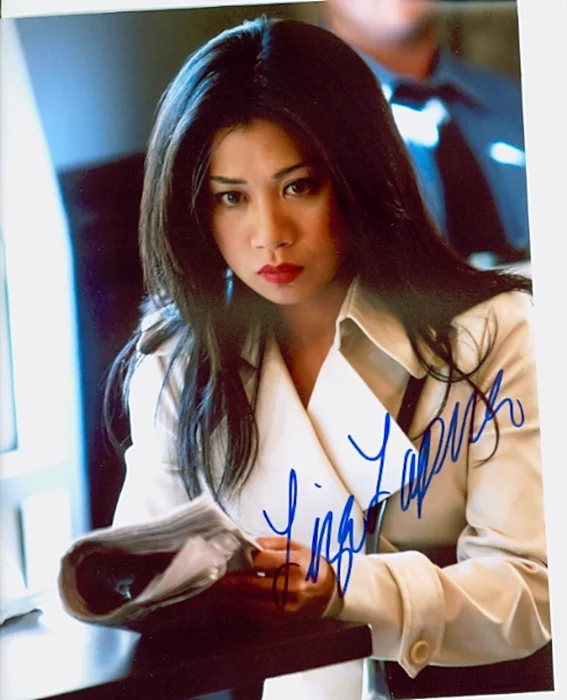 Liza Lapira autograph