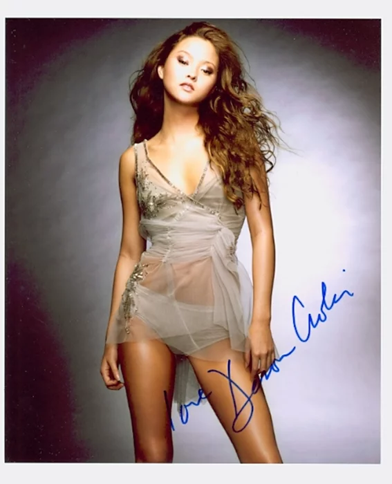 Devon Aoki autograph