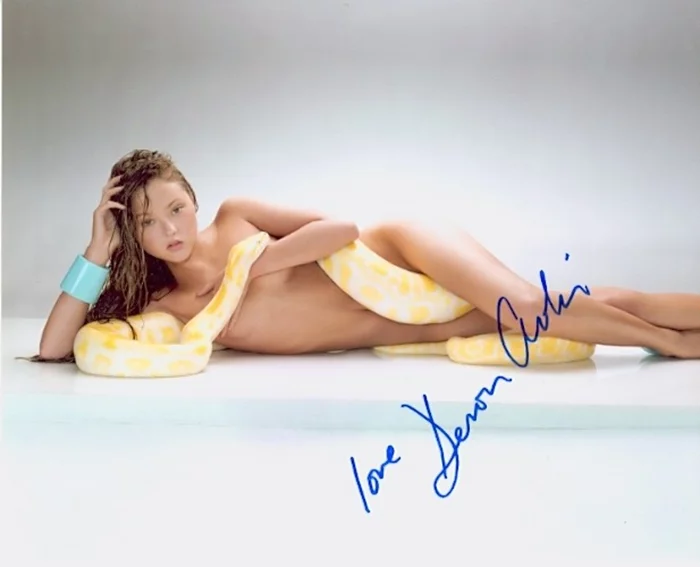 Devon Aoki autograph