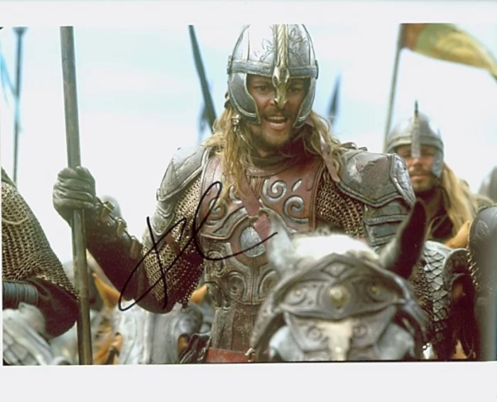 Karl Urban autograph