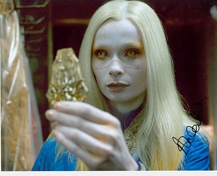 Anna Walton autograph