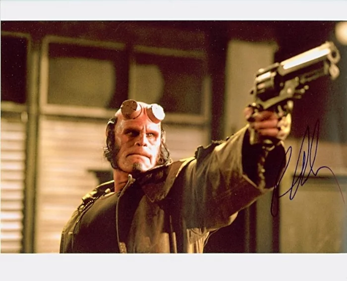 Ron Perlman autograph