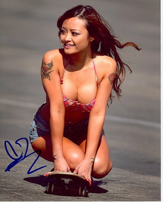 Tila Tequila autograph