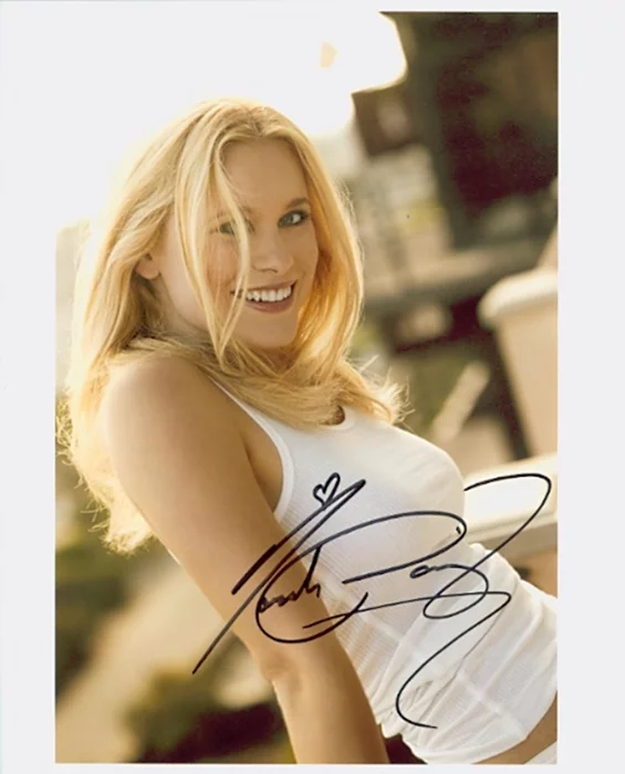 Tarah Paige autograph