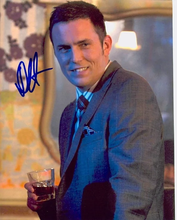 Desmond Harrington autograph