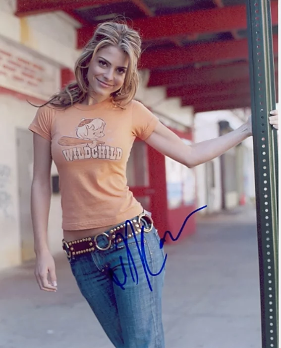 Maria Menounos autograph
