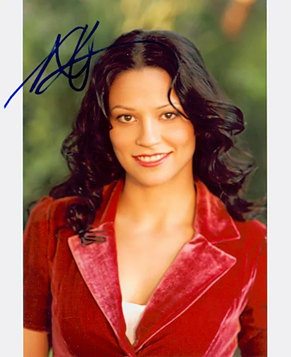 Navi Rawat autograph