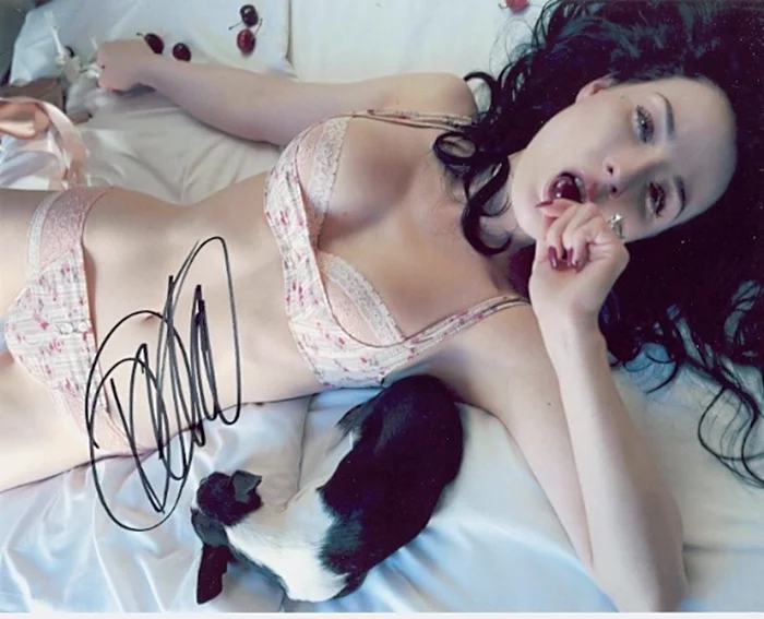 Dita Von Teese autograph