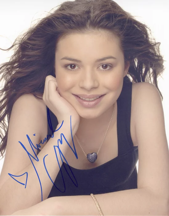 Miranda Cosgrove autograph